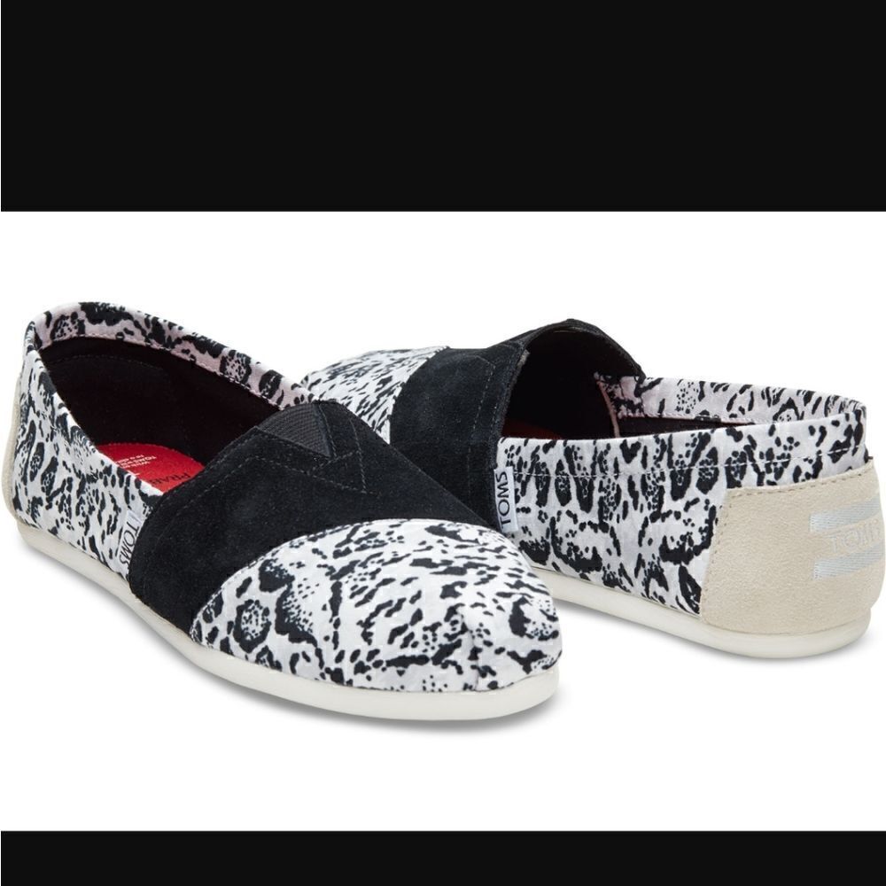 Toms Prabal Gurung(left heel discoloration)